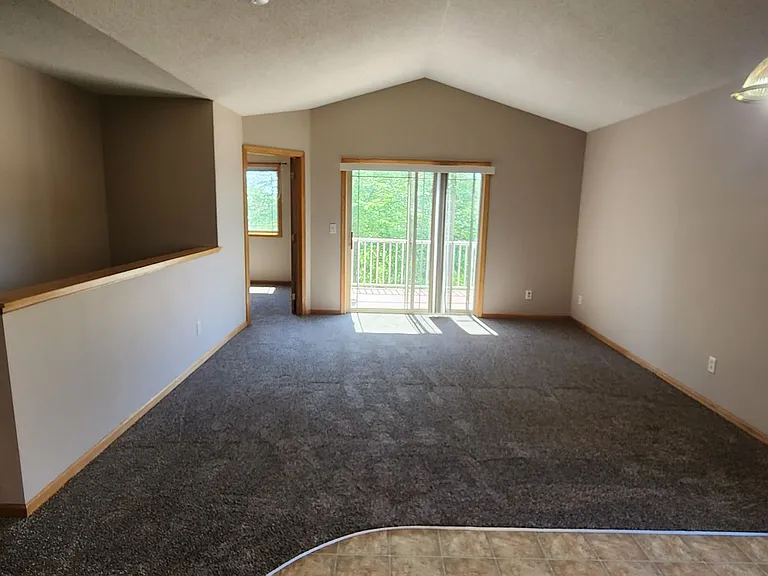 503 Amber Ln — Photo 7