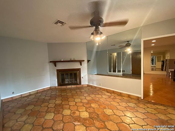 4th image of 2422 Townbreeze St