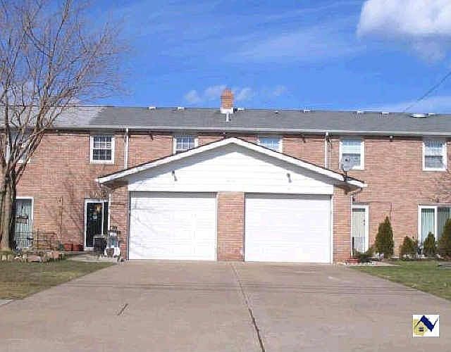 1st image of 24660 Clareshire Dr #1E