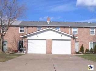 24660 Clareshire Dr #1E, North Olmsted, OH 44070