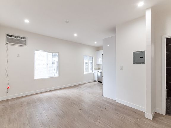 4th image of 2955 W 8th St APT 101