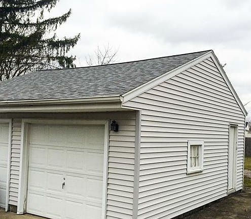 3rd image of 900 Lawrence Ave