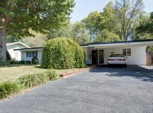 2454 S Luster Ave, Springfield, MO 65804