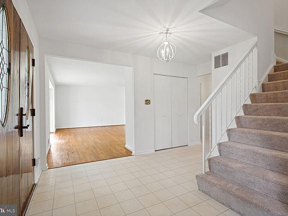2nd image of 9713 Laurel St