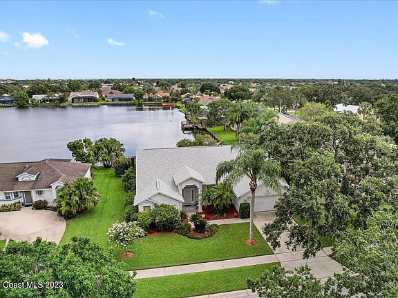 4th image of 1840 Blue Heron Dr