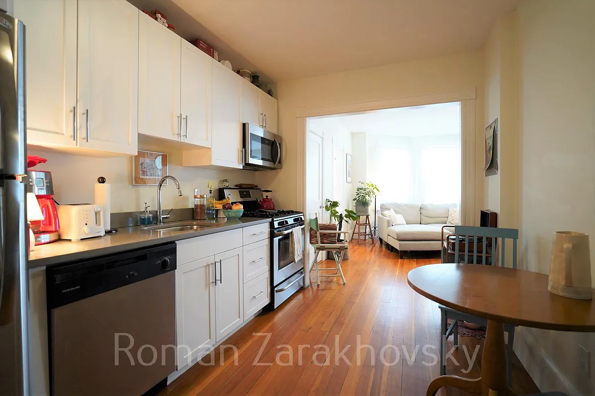 Building Photo - 83 Harvard St #22