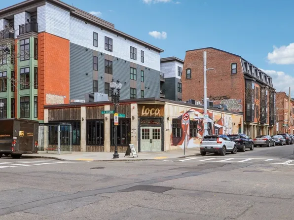 271 W 5th St, South Boston, MA 02127