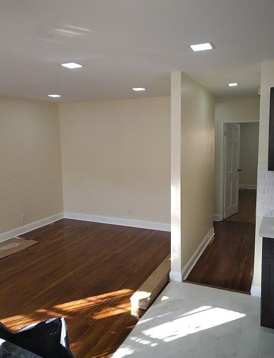 2nd image of 10115 Seaview Ave