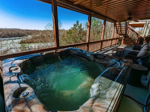 949 Hideaway Dr, Somerset, KY 42503