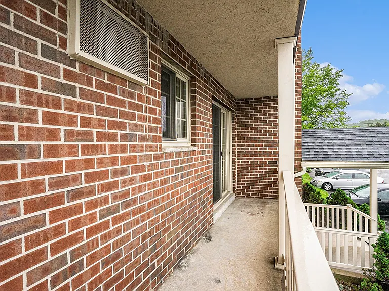 700 Swinehart Rd — Photo 24