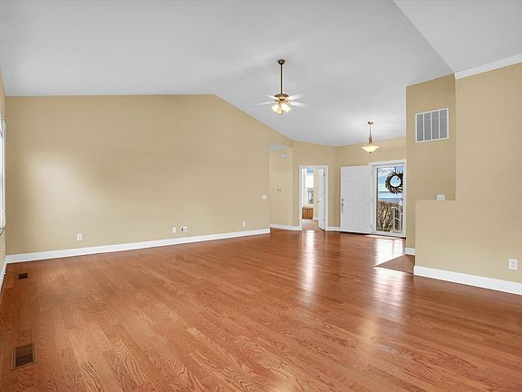 5th image of 107 Jones Blvd