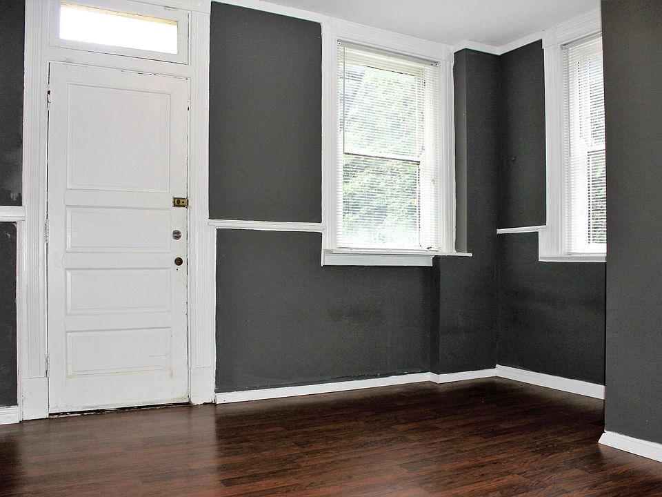 1st image of 2215 Park Ave