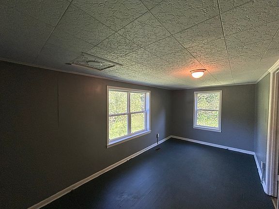 5th image of 600 Main St