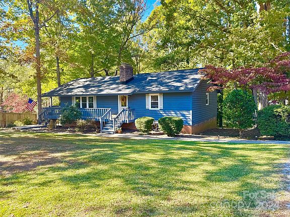 2nd image of 601 Shady Ln