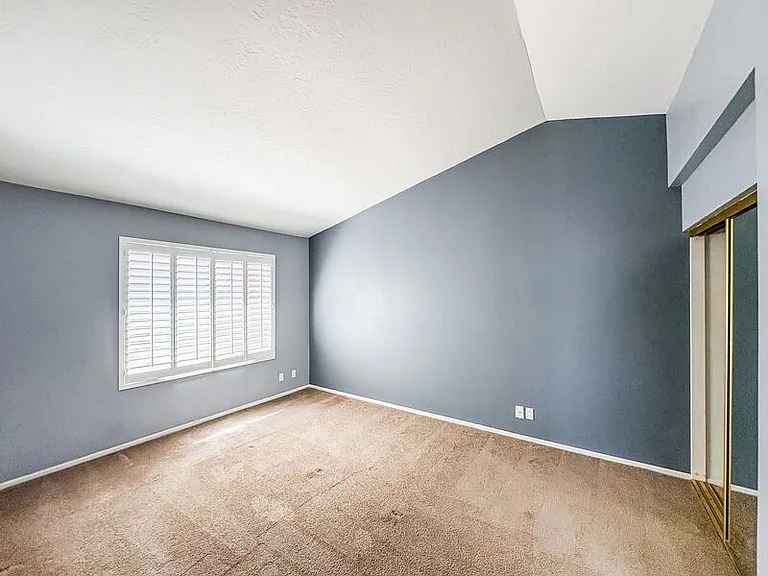 1020 Grape St — Photo 13