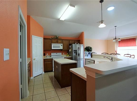 5th image of 350 Jeffdale Dr