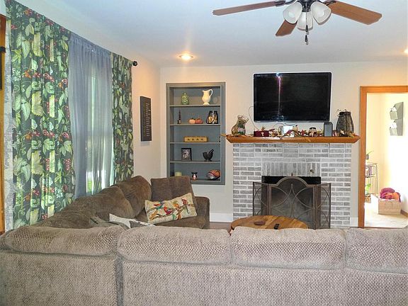 3rd image of 10 Humphreys Ave