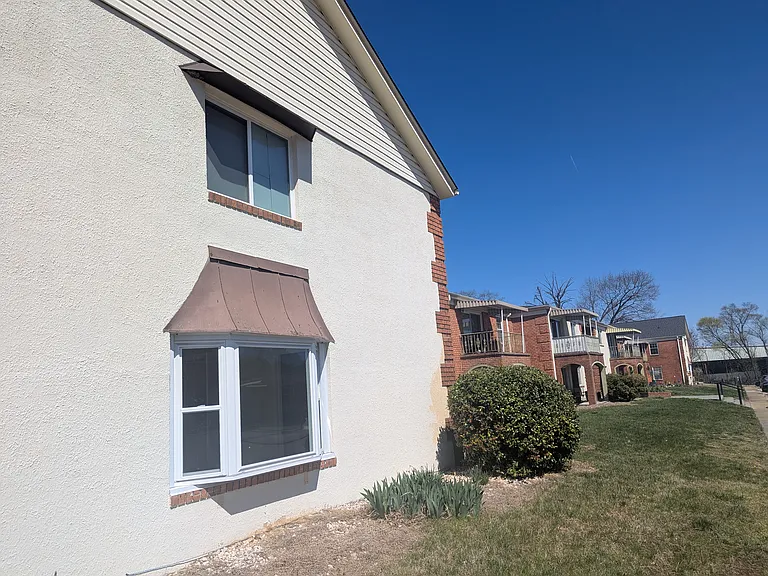 Chateau Riviera — Photo 18