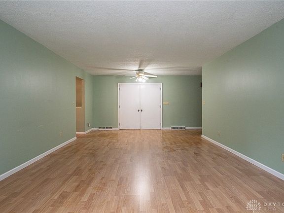 5th image of 14370 Woodlawn Dr
