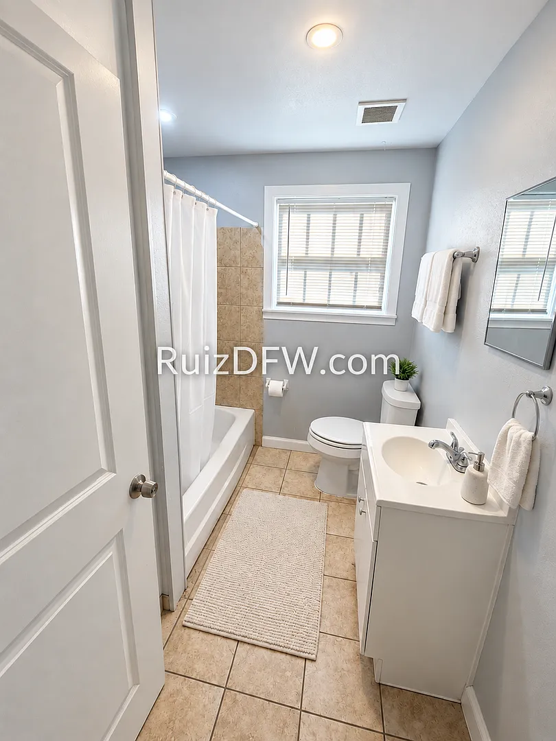 Single-Family Home In Handley. — Photo 3