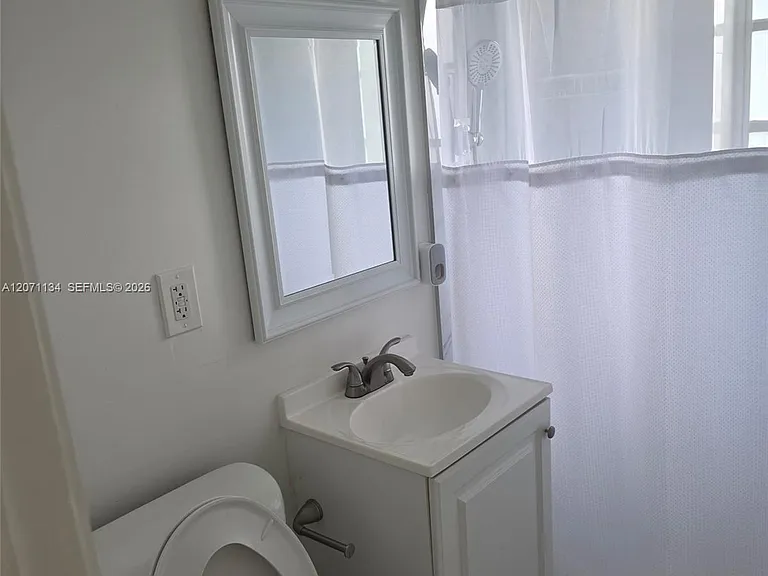375 E 4th Ave #4 — Photo 11