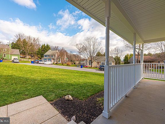5th image of 6877 Whistling Swan Way