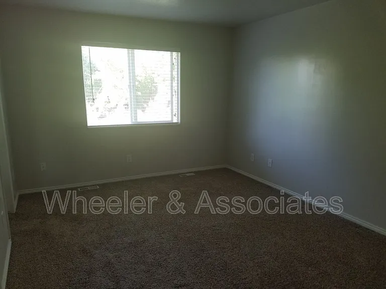 2604 W 4650 S — Photo 9