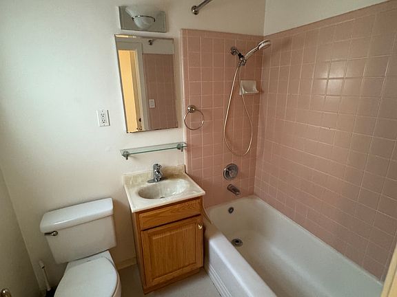 4th image of 2400 15th St