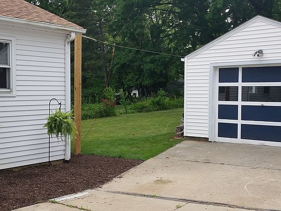 4th image of 3124 7th St
