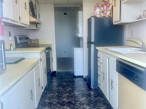 4th image of 2841 N Ocean Boulevard #802