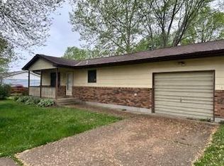 606 Crestview St, Cuba, MO 65453