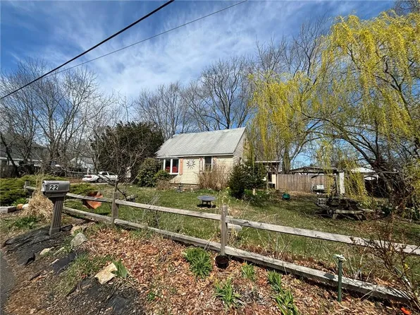 19 Wood St, Warwick, RI 02889