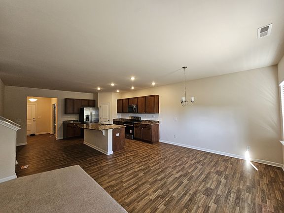3rd image of 4704 Winnipesaukee Ln