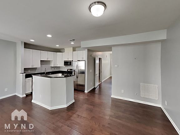 3rd image of 7207 Gallery Pointe Ln