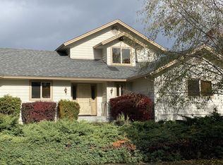2130 NW Heidi Ln, Grants Pass, OR 97526