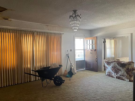 4th image of 820 W Noel St