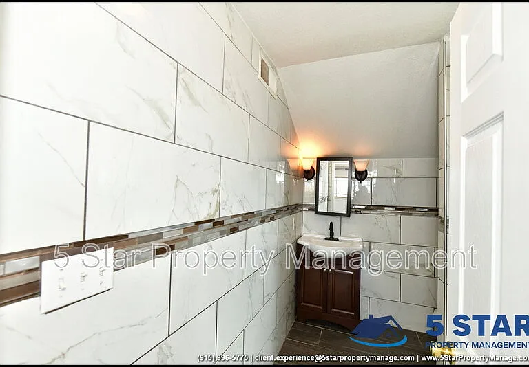908 Bolivia St — Photo 33
