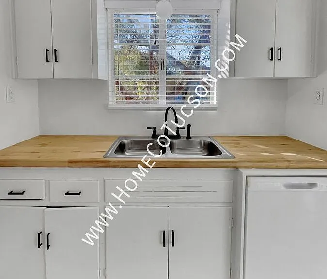 1509 E Blacklidge Dr #1 — Photo 16