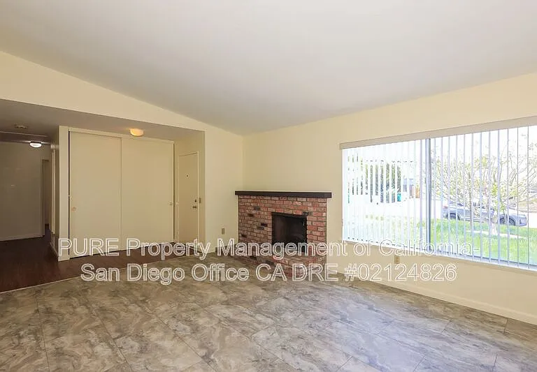 6386 Amberly St — Photo 5