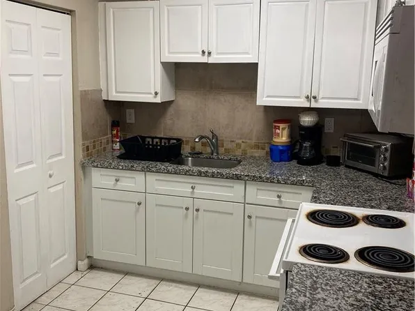 5701 NW 27th Ct, Lauderhill, FL 33313