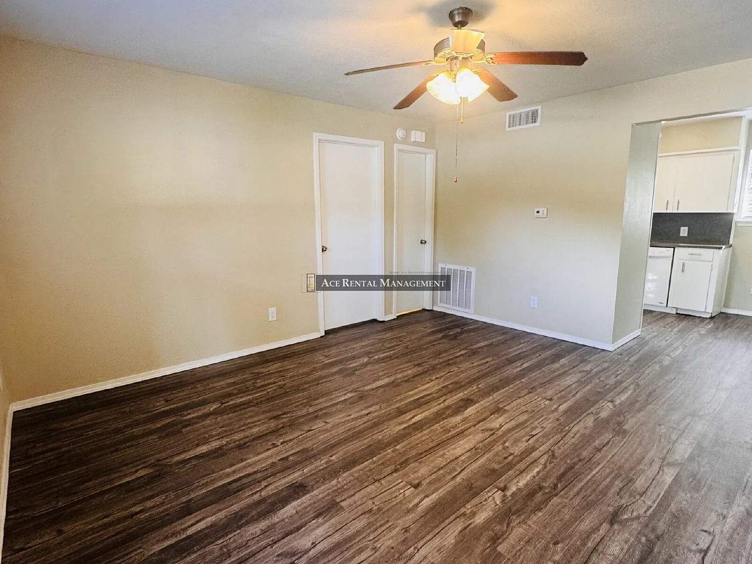 Coming Soon 1 Bedroom | 1 Bathroom Upstairs Apartment Home located at 5500 Whitaker #G, Groves, TX. — Photo 3