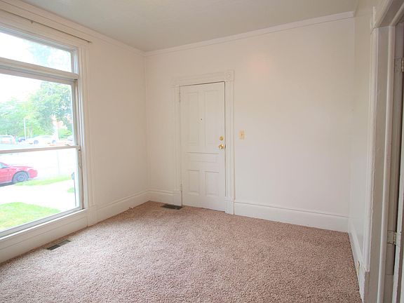 4th image of 315 N Washington St APT 1
