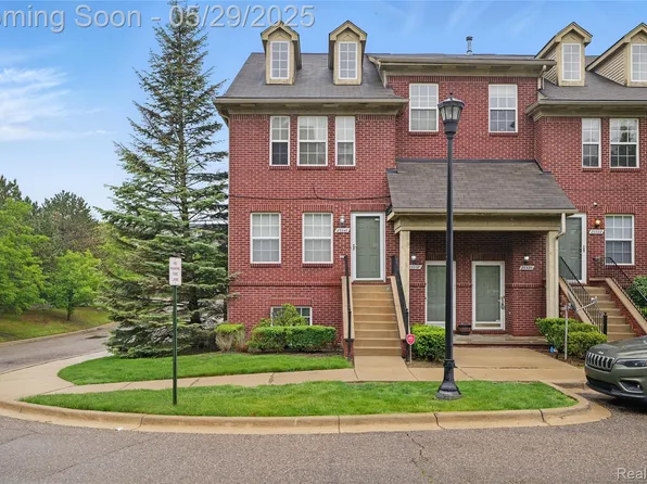 23340 Poplar Dr, Southfield, MI 48075
