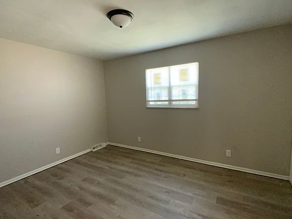 3rd image of 3731 California Ave