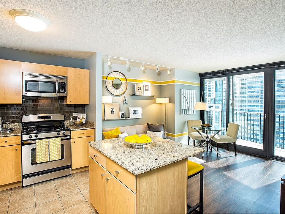 225-luxury-convertible-apartments-chicago-lake-shore-east-CV