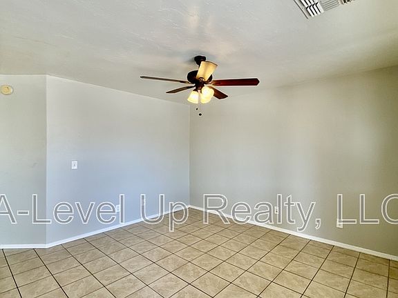4th image of 913 E 34th St #1