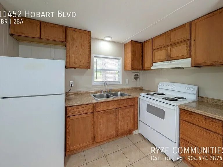 11452 Hobart Blvd — Photo 8