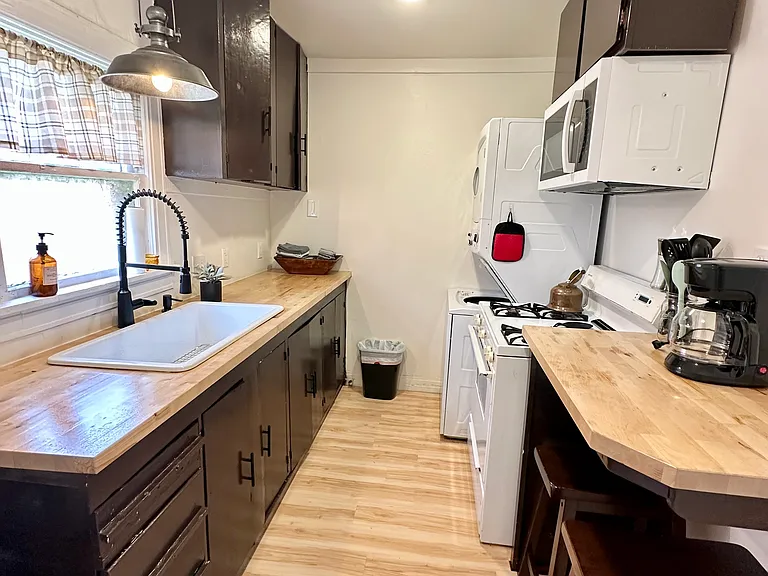 315 N 6th St #5 — Photo 9