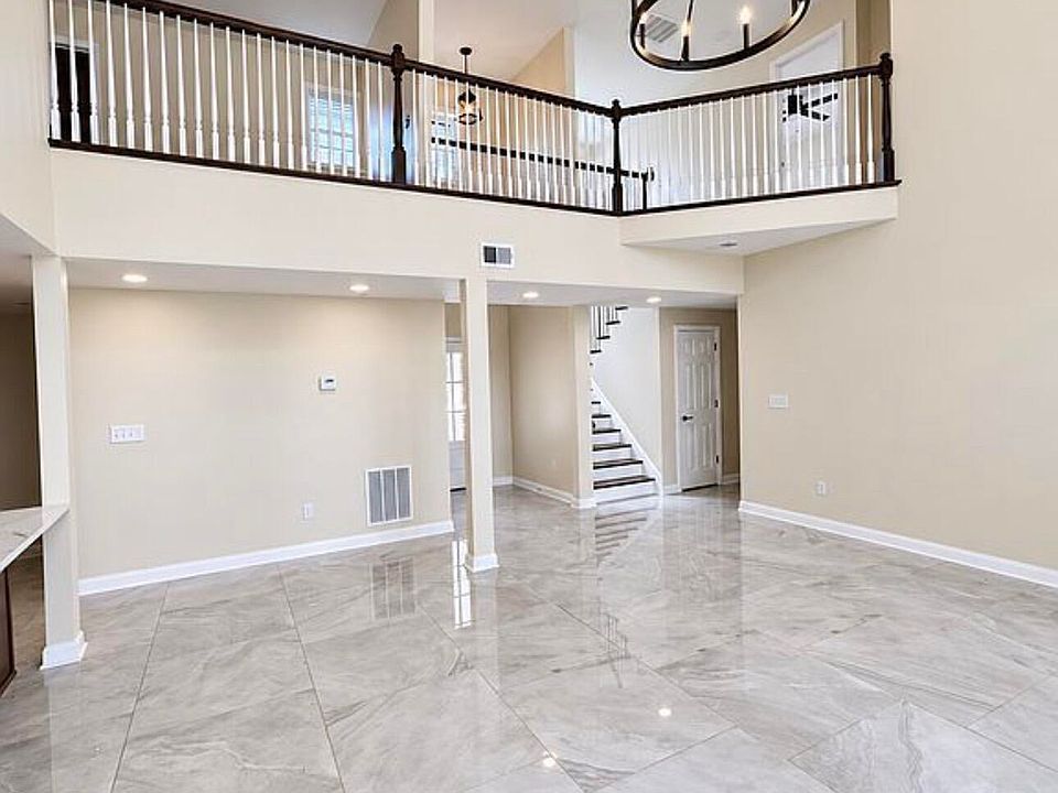 10505 Holly Berry Dr, Louisville, KY 40299 | MLS #1731550 | Zillow