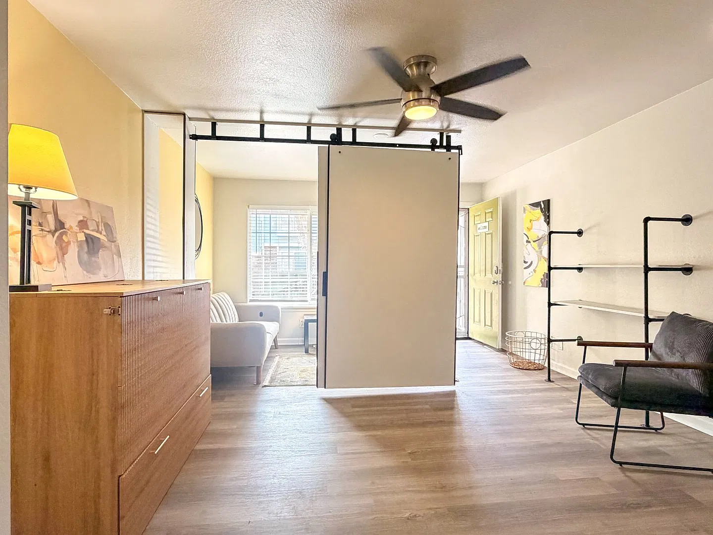 Furnished Studio In Aurora! — Photo 2